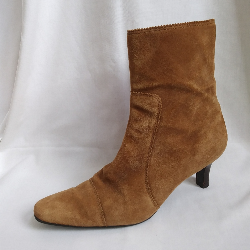 Camel Colored Suede Boots Sz 7.5M Womens Winter Leather Full Zip Dress Boots